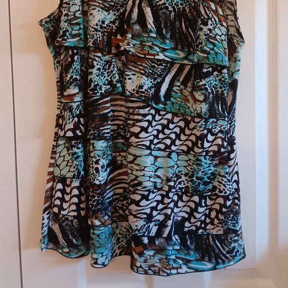 Milano Sleeveles Ruffle V-neck Large Top - Picture 4 of 5